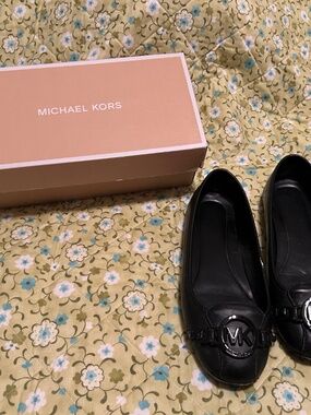 Black Leather Michael Kors Flats Size 7.5